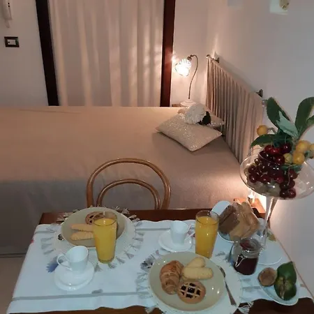 Donna Lucrezia Dimora A Corte