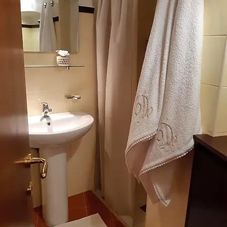 Bed & Breakfast Donna Lucrezia Dimora A Corte 3*